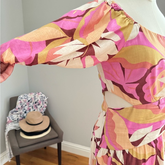 Brand new dress - Picture 4 of 5